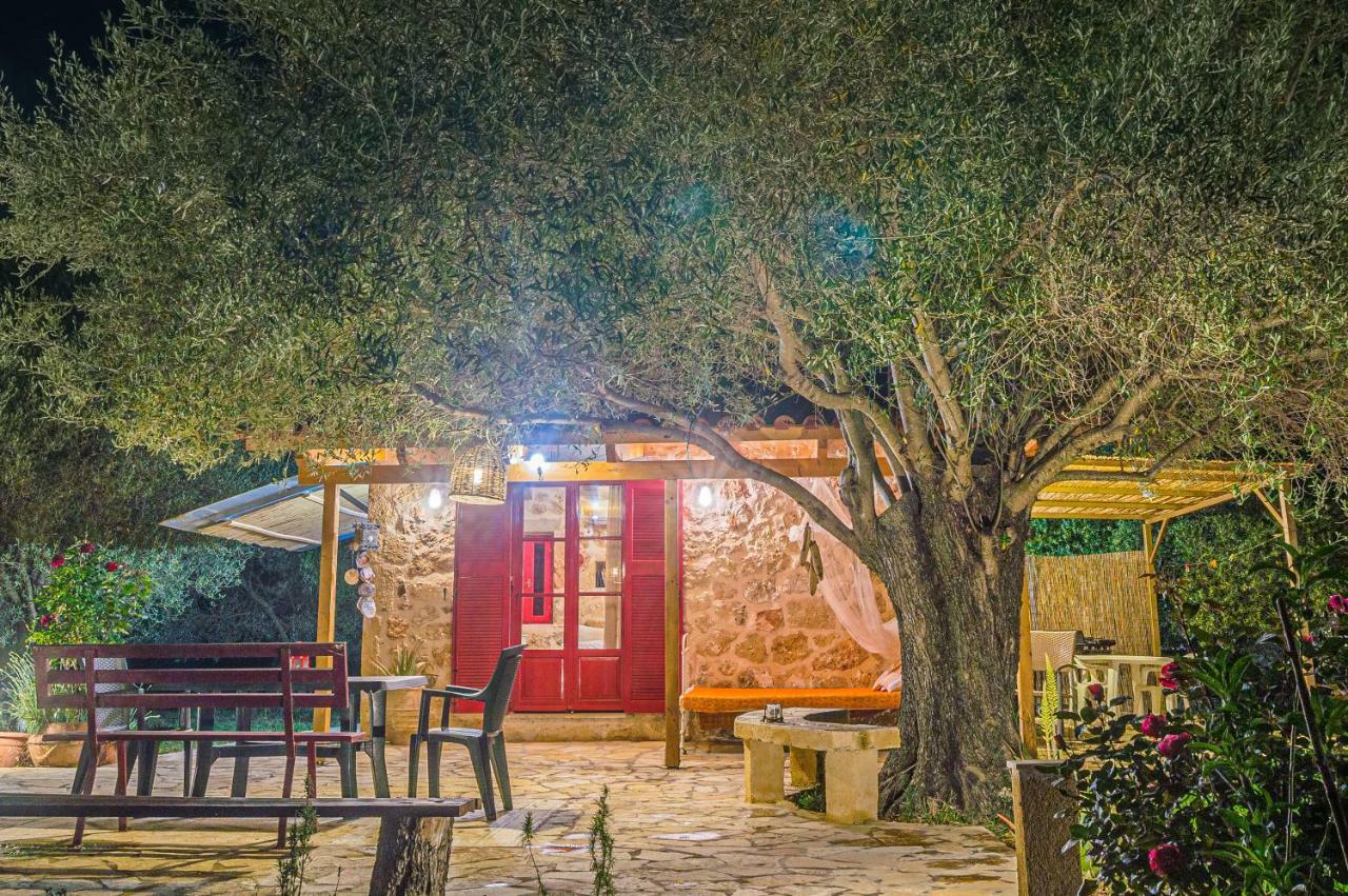 Dreamy Stone House Villa Pesádha Exterior photo